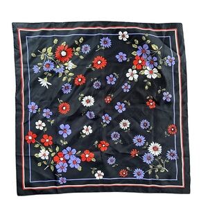 Vintage silk square head wrap/neck scarf. Botanical daisy print. MCM